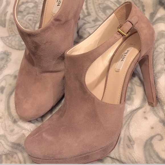 Prada Blush Pink Soft Leather Bootie Heels Size 37.5 - Picture 1 of 6